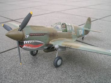 Curtiss P-40E Kittyhawk (1941, China) 1:33
