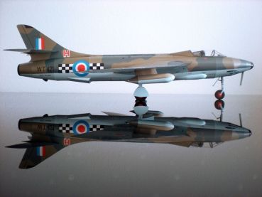 Englisches Düsenflugzeug Hawker Hunter F6 der Royal Air Force 1:33 deutsche Anleitung