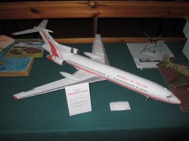Verkehrsflugzeug Tupolew Tu-154M "Lux" 1:50 glänzender Druck