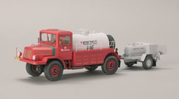 TATRA 128C mit angebautem Kraftstofftank und Kraftstofftank-Anhänger HEFA 1:32 präzise