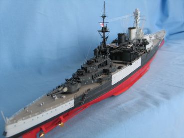 berühmter Linienkreuzer HMS Repulse (1941) 1:300 extrem!