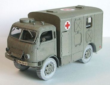 tschechoslowakische Gelände-Ambulanz TATRA 805 (1951) 1:32