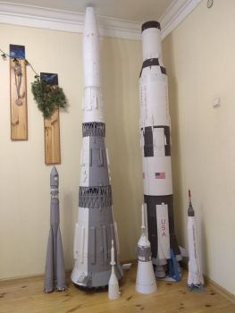 Schwerstträgerrakete Falcon Heavy des Herstellers SpaceX (2019) 1:33 Höhe: 212cm