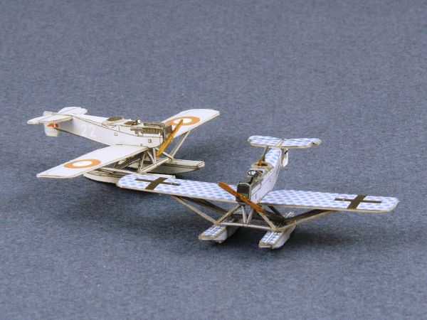 7 Modelle des Eindeckers Hansa-Brandenburg W29 / H.B. W29 Seaplane in 4 versch. Bemalungsmustern 1:250 präzise