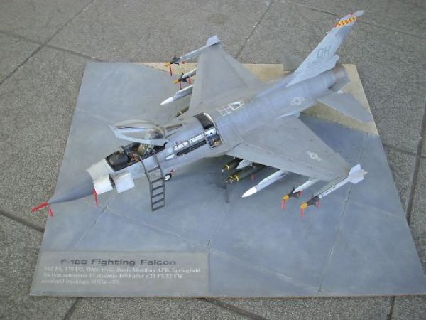 General Dynamics F-16C Falcon USAAF (1993, Türkei) 1:33 ANGEBOT