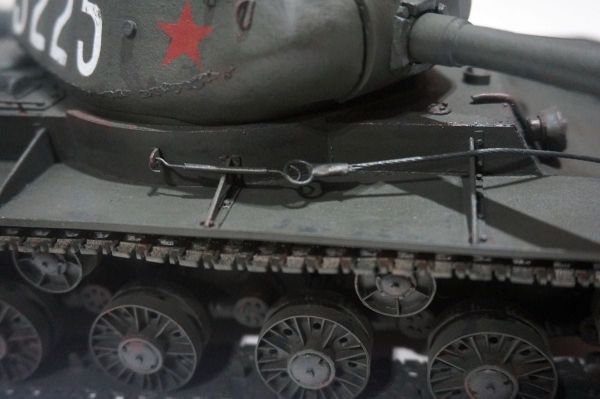 sowjetischer Schwerpanzer KW-85 der Roten Armee (1943) 1:25