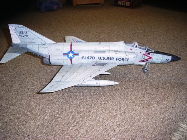 amerikanischer Überschalldüsenjäger McDonell Douglas F-4E Phantom II Deutscher Luftwaffe 1:33