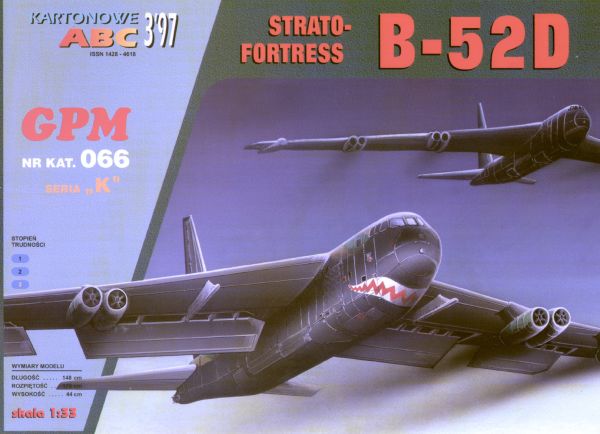 Boeing B-52D Stratofortress 1:33 Spannweite: 170cm! übersetzt