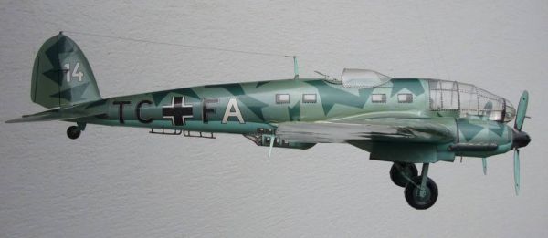 Deutsches Kampfflugzeug Heinkel He-111 1:33 deutsche Anleitung