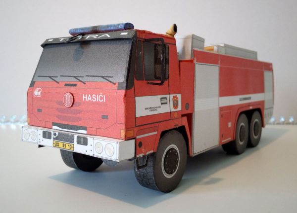 Feuerwehrfahrzeug Tatra 815 6x6 CAS 30/9000/540/S2R 1:53 einfach