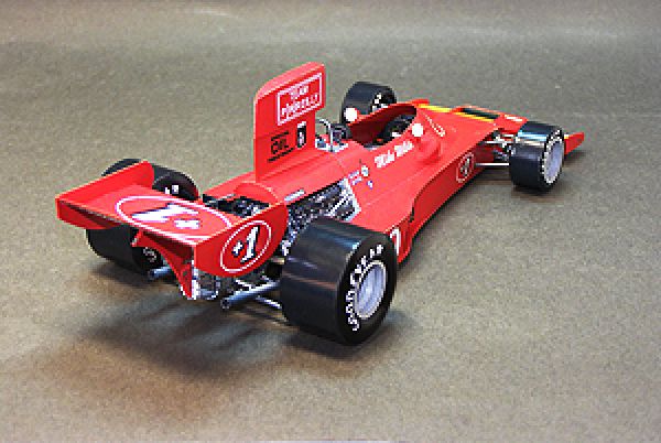 Formel 1.-Bolid Shadow DN3 (Season 1976) in zwei optionalen Versionen des Fahrzeugs 1:24