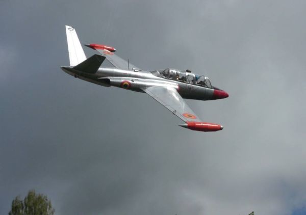 Französischer Düsentrainer Air Fouga „Magister“ 1:33 glänz. Silberdruck