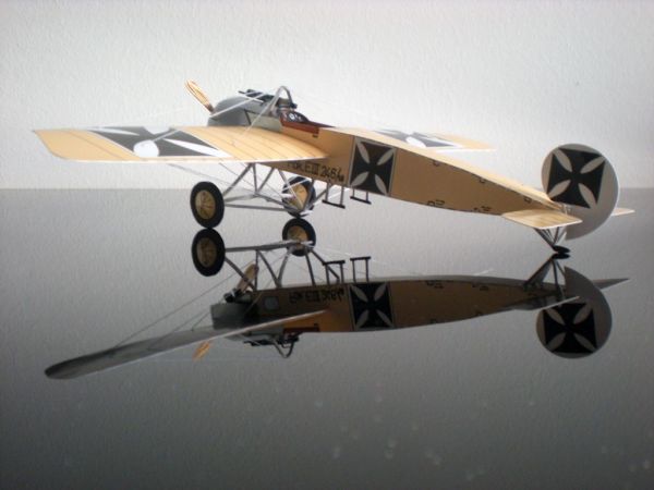 Jagdflugzeug Fokker E III (1915-1916) 1:33