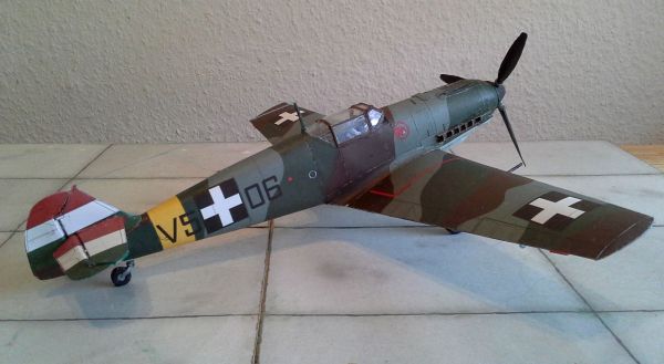 Jagdflugzeug Messerschmitt Bf-109 E-3 der 5/1 G.F. "Puma" Ungarischer Luftstreitkräfte 1:33