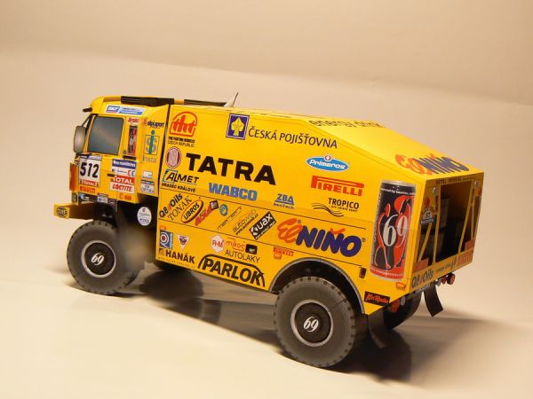 Tatra T815 4x4 "Loprais Team" (Dakar-Rally 2007) 1:32