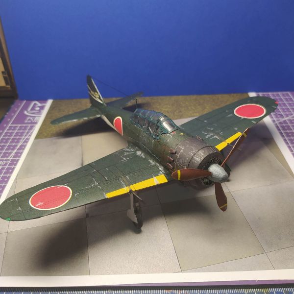Kamikaze - Mitsubishi A6M5 Raisen 52 "Zero" 1:50