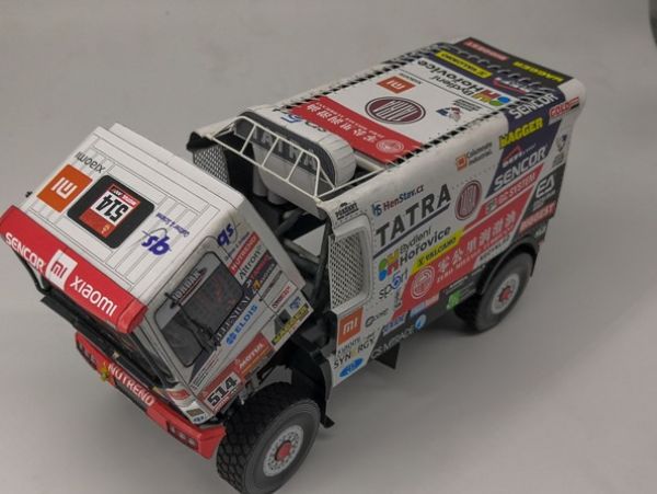 Rallye-Fahrzeug Tatra 158 Phoenix Team „Buggyra Racing“ der Rallye Dakar 2021 1:32 präzise