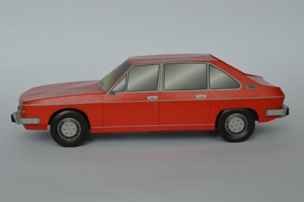 zwei Modelle des tschechoslowakischen PkW Tatra 613 1:24 einfach